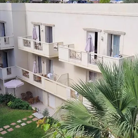 Ξενοδοχείο με διαμερίσματα Marita's 3*